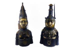 Zwei Benin-Bronzen