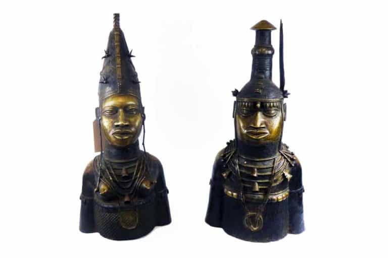Zwei Benin-Bronzen
