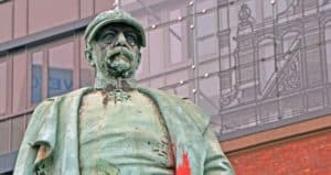 Bismarck-Statue im Stadtbild