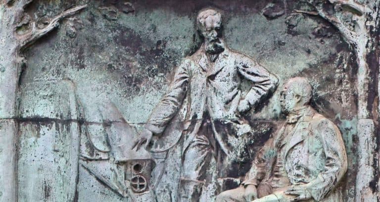 Relief am Bismarck-Denkmal: Herrschaft und Unterwerfung