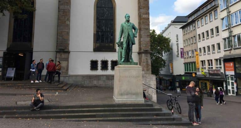 Alfred-Krupp-Denkmal und Marktkirche