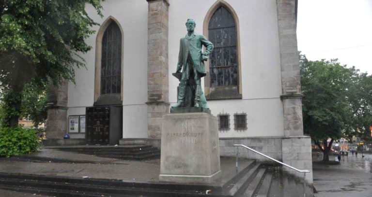 Das Denkmal vor der Marktkirche
