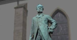 Porträtansicht der Krupp-Statue